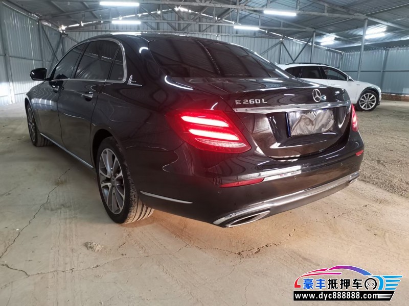 19年奔驰e级轿车 [已售]