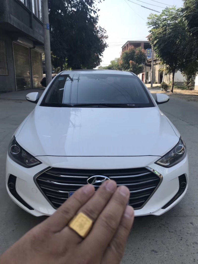 17年现代领动中型车 [已售]