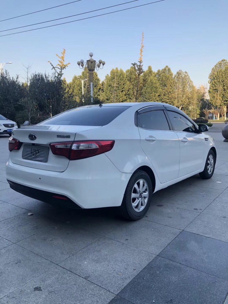 11年起亚k2紧凑型车已售