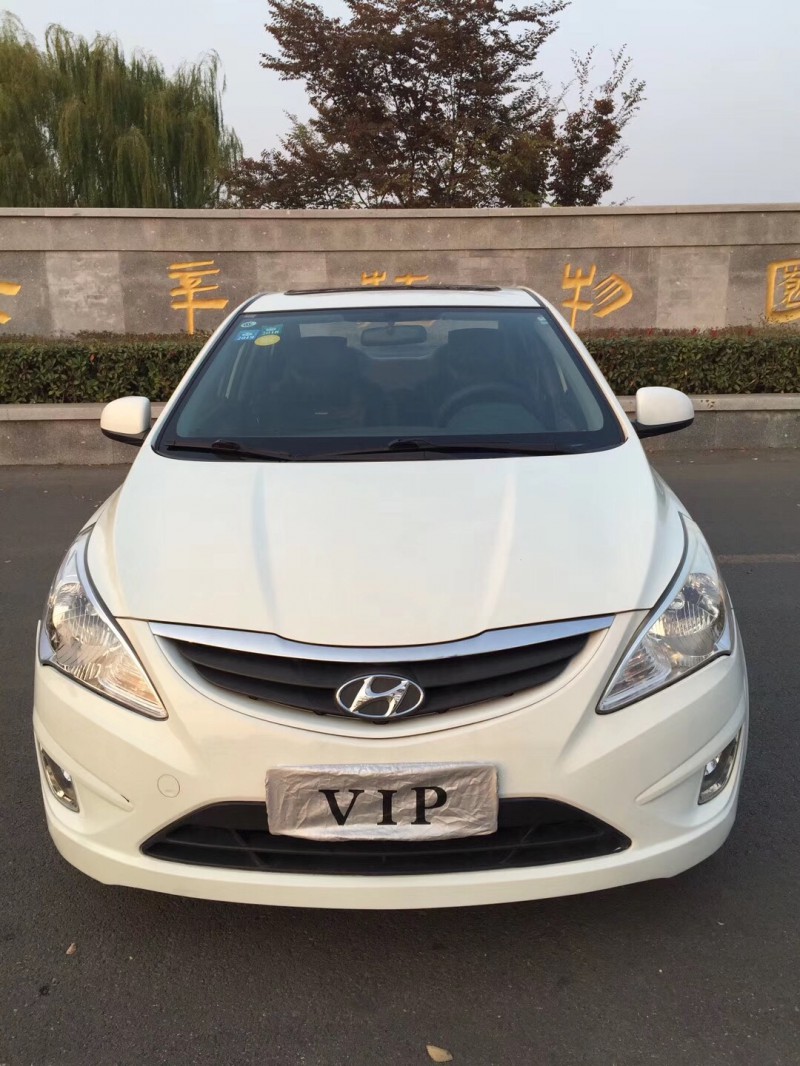 12年现代瑞纳紧凑型车 [已售]