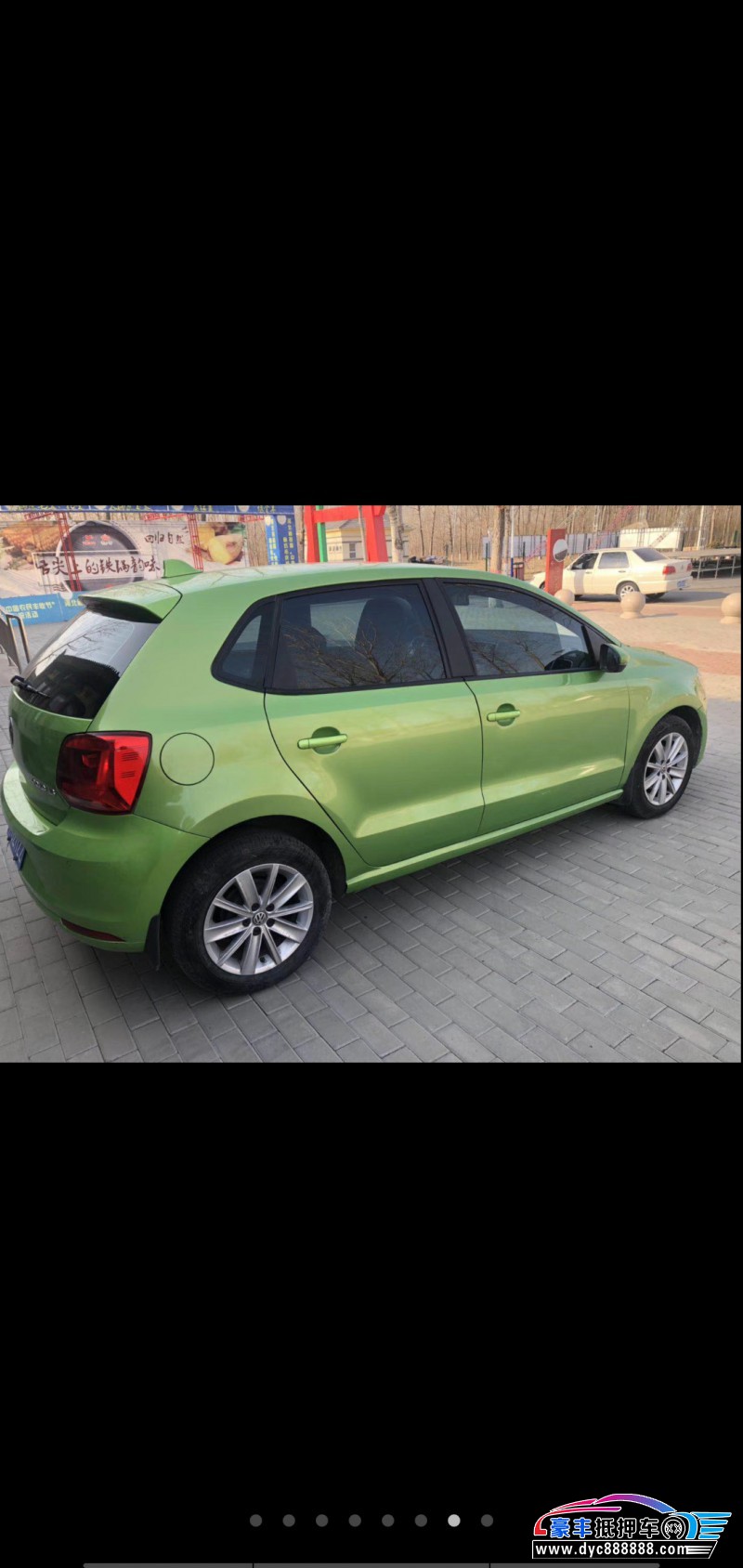 4的普通菠萝比 ,日行灯,雷达,导航,真皮座椅,铝合金轮毂,配置自己研究