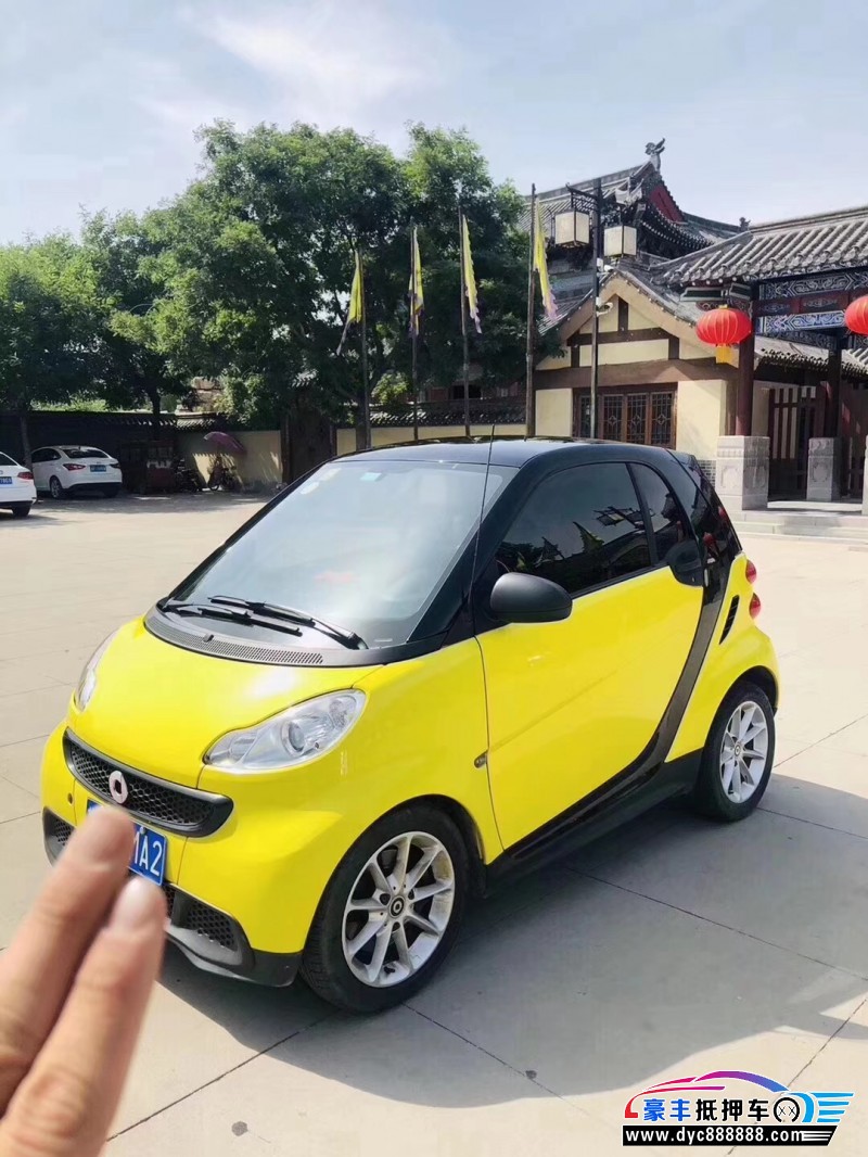奔驰最小的车smart图片