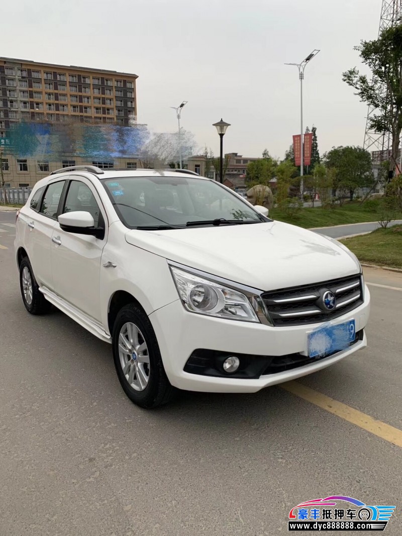 17年启辰t70小型车