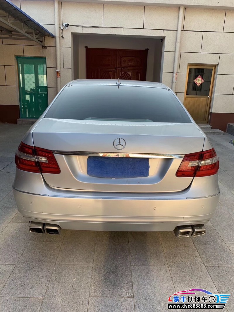13年奔驰e级轿车 [已售]