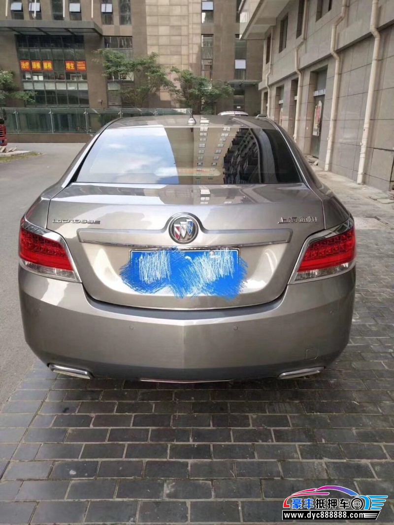 10年别克君越轿车 [已售]