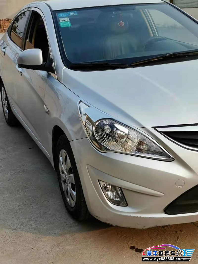 10年现代瑞纳轿车 [已售]