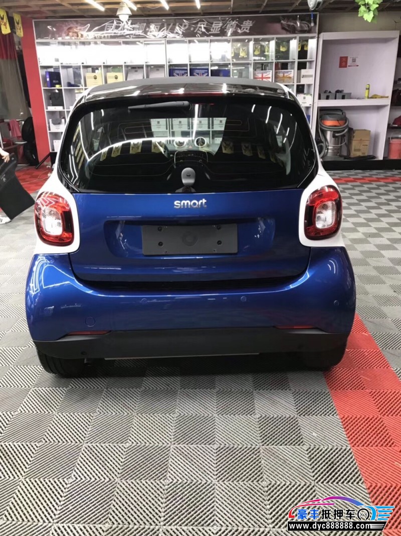 17年奔驰smart轿车 [已售]