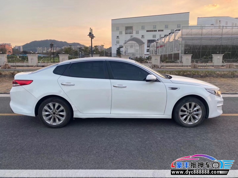 16年起亚k5轿车 [已售]