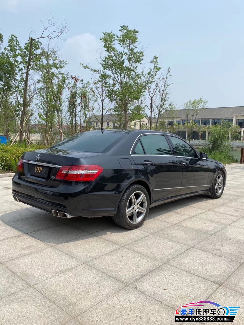 12年奔驰e轿车 [已售]