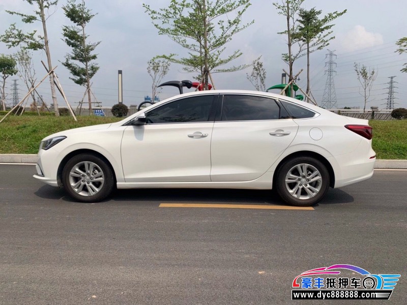 20年长安逸动轿车已售