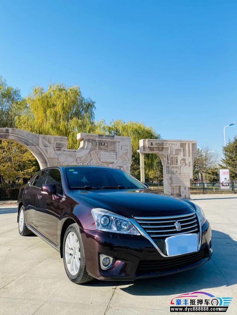 13年丰田皇冠轿车 [已售]