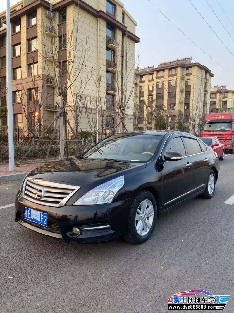 12年日产天籁轿车