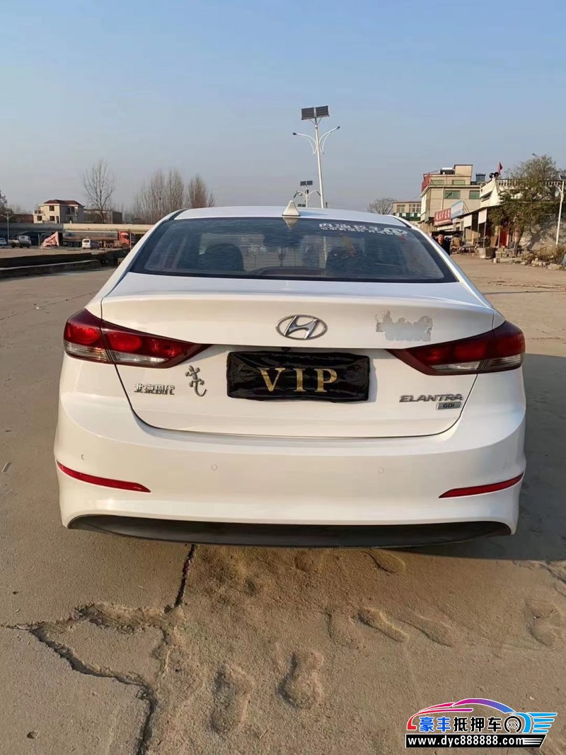 16年现代领动轿车