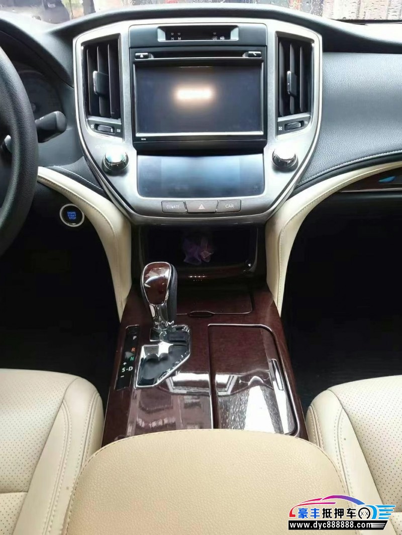 18年丰田皇冠轿车 [已售]