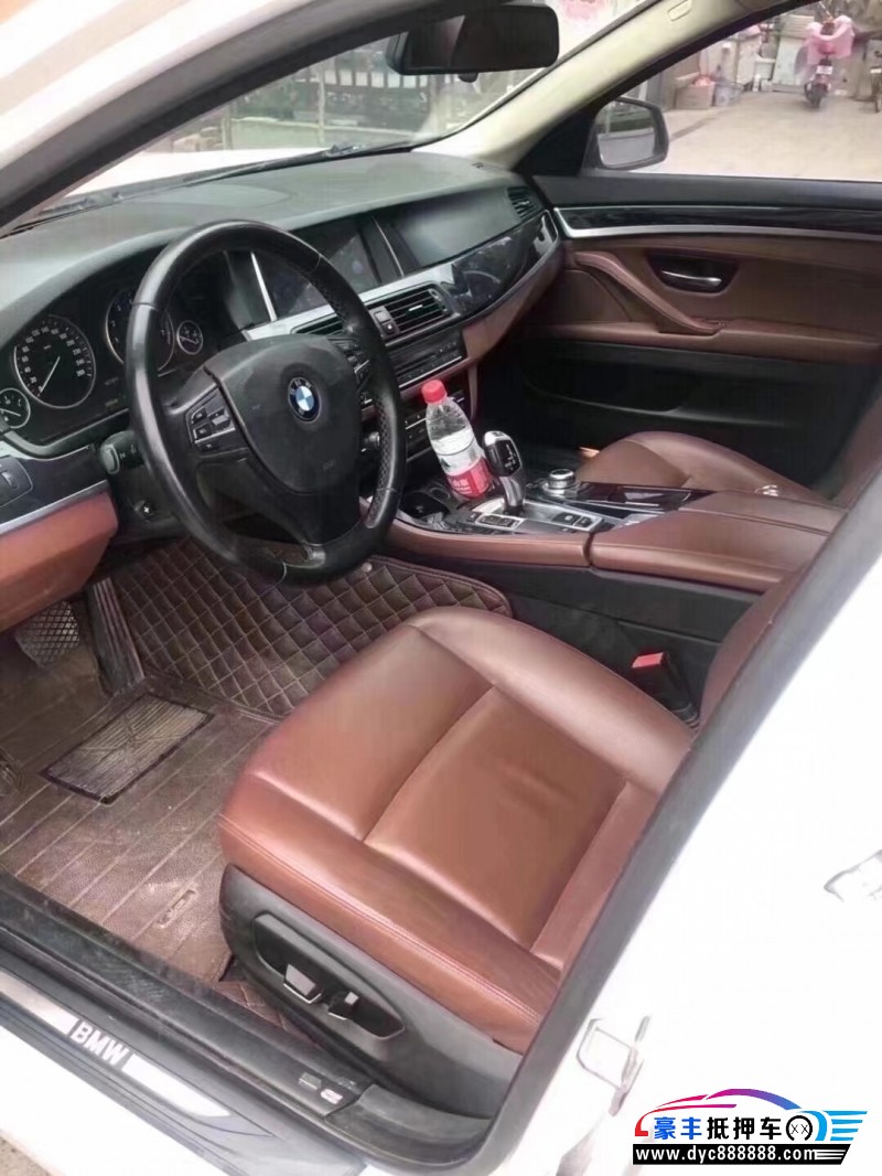 15年宝马5系轿车