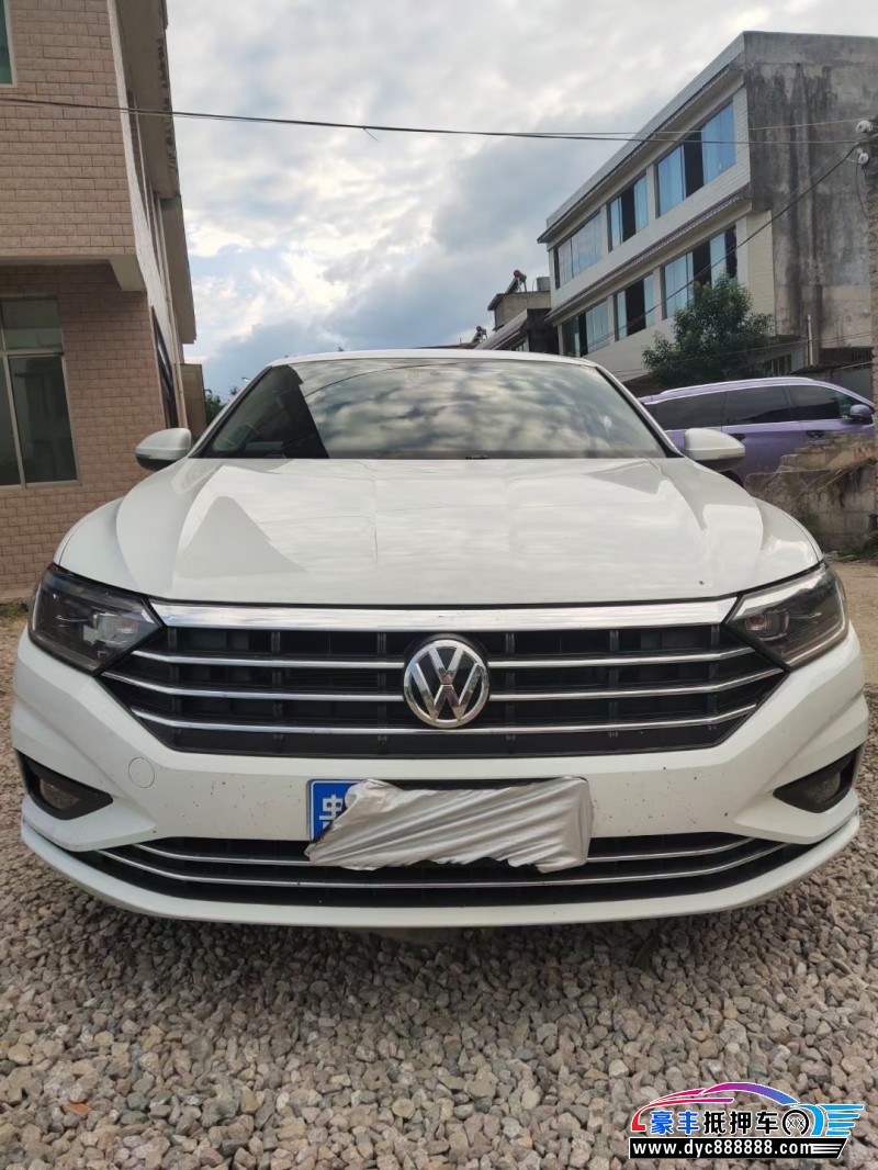 20年大众速腾轿车