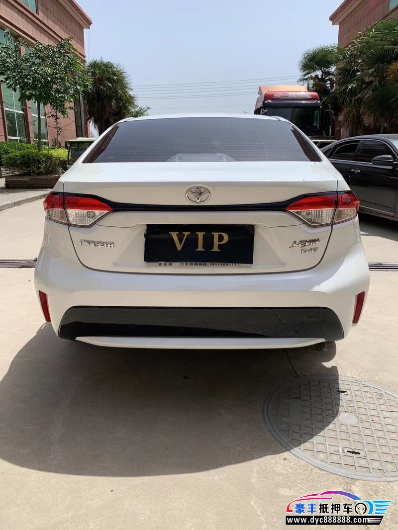 20年丰田雷凌轿车