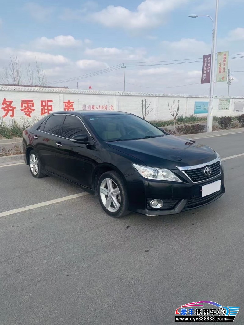 12年丰田凯美瑞轿车