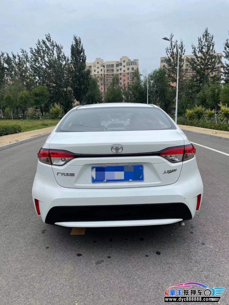 21年丰田雷凌轿车