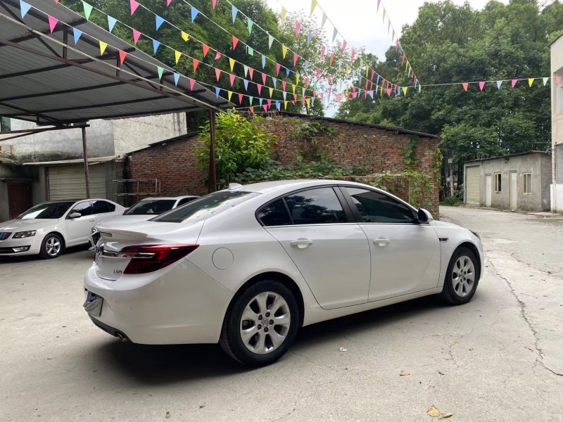 16年别克君威轿车