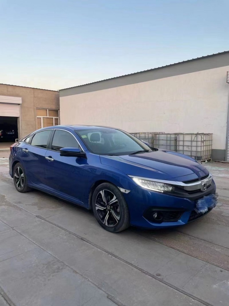 17年本田思域轿车