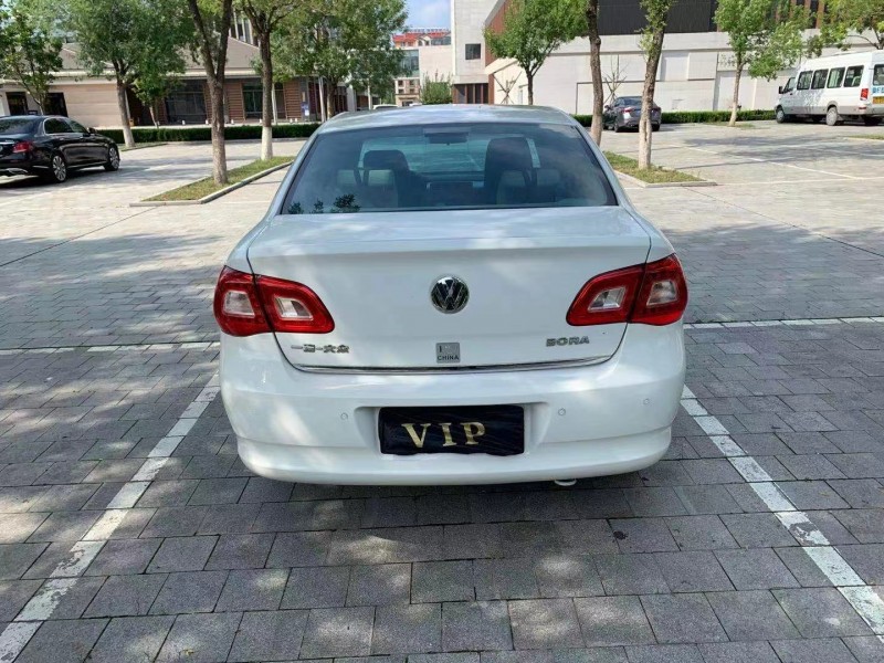 12年大众宝来轿车 [已售]