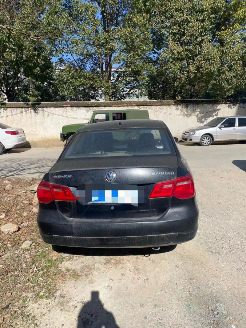 13年大众桑塔纳轿车已售