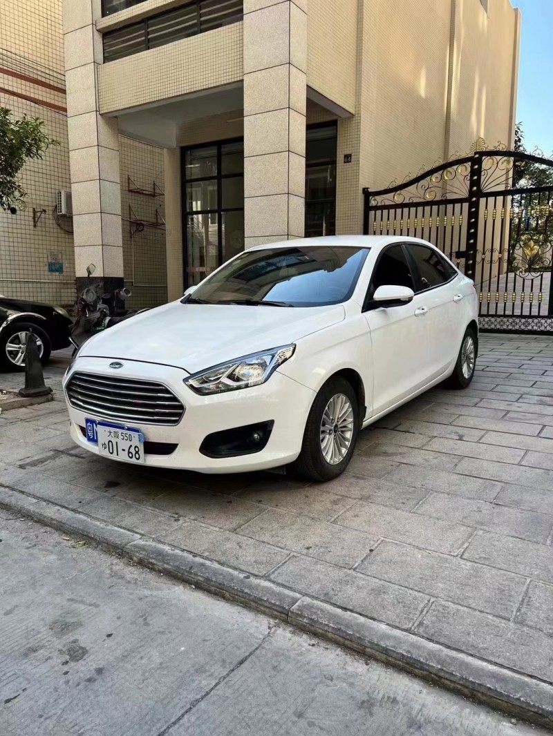 15年福特福睿斯轿车已售