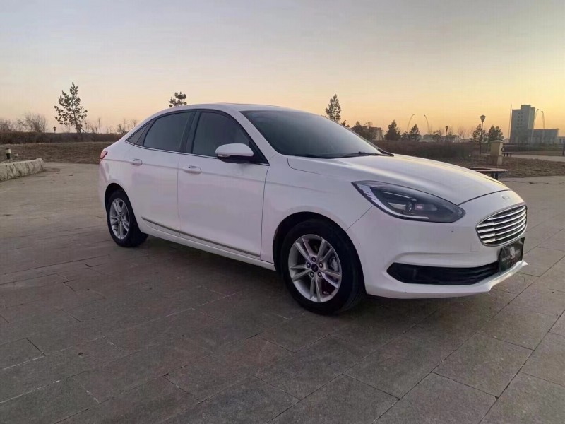 20年福特福睿斯轿车已售