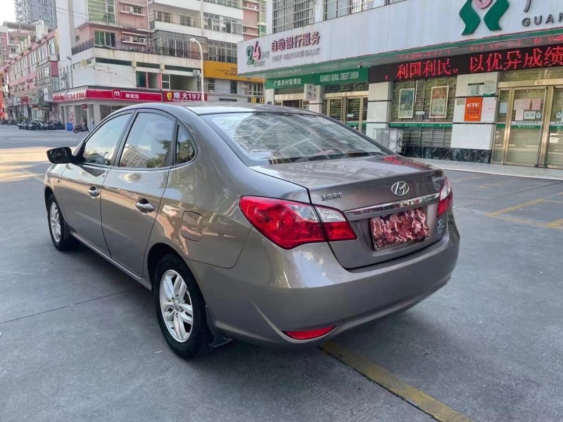 14年现代悦动轿车在售