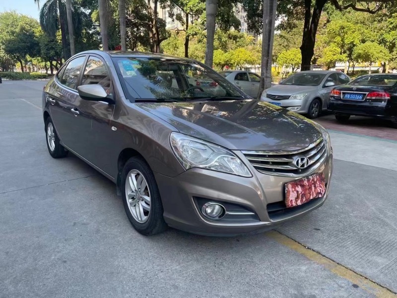 14年现代悦动轿车在售