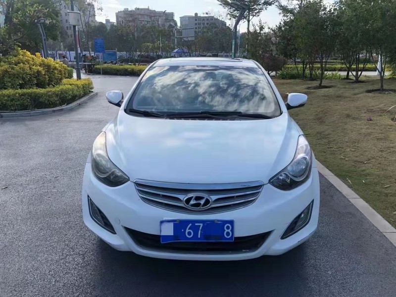 13年现代朗动轿车已售