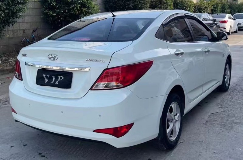 18年现代瑞纳轿车已售