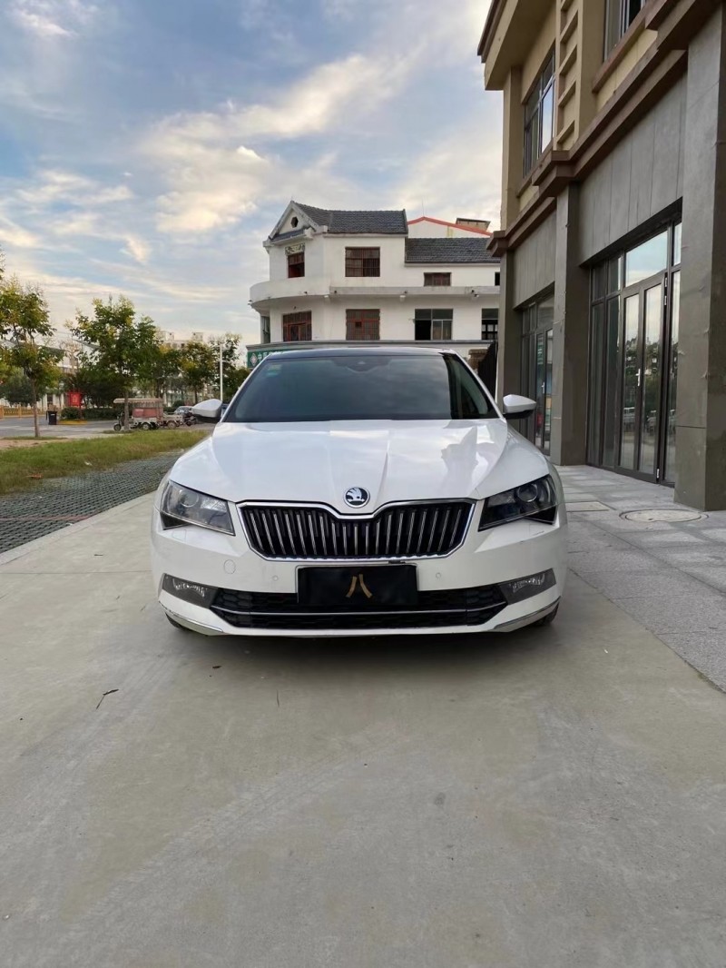 17年斯柯达速派轿车在售