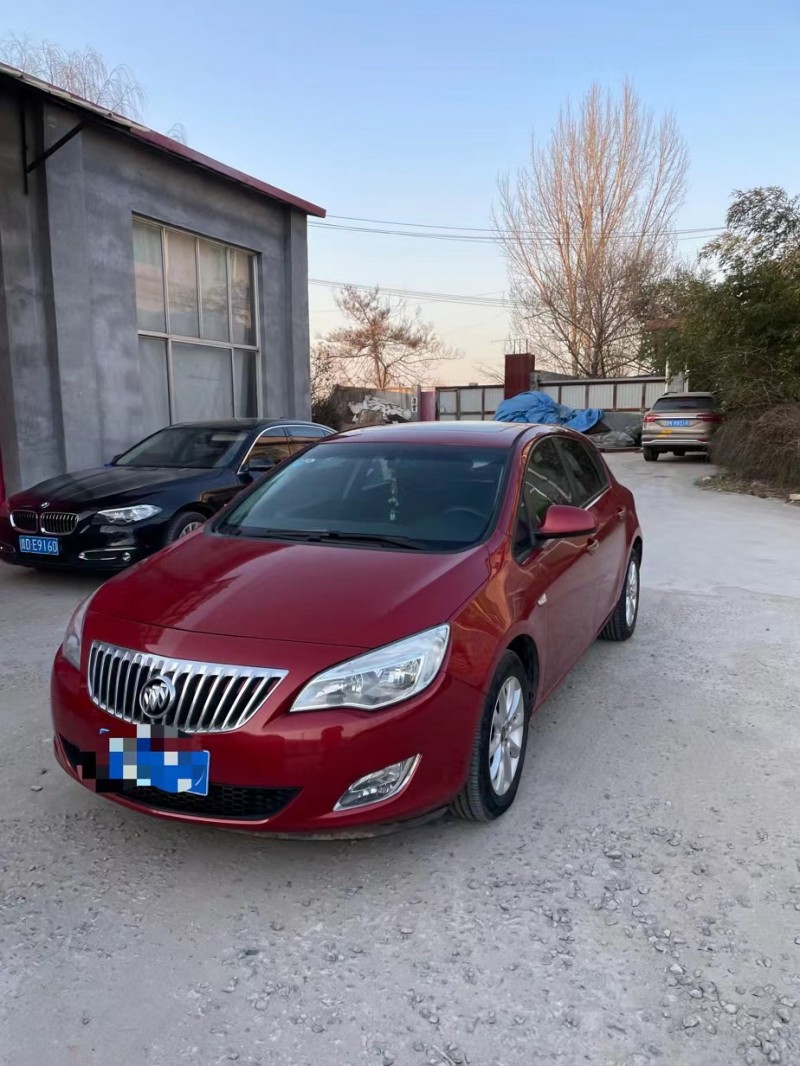 13年别克英朗轿车在售