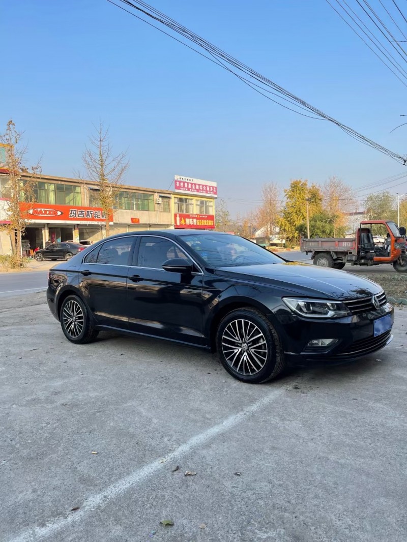 17年大众凌渡轿车在售