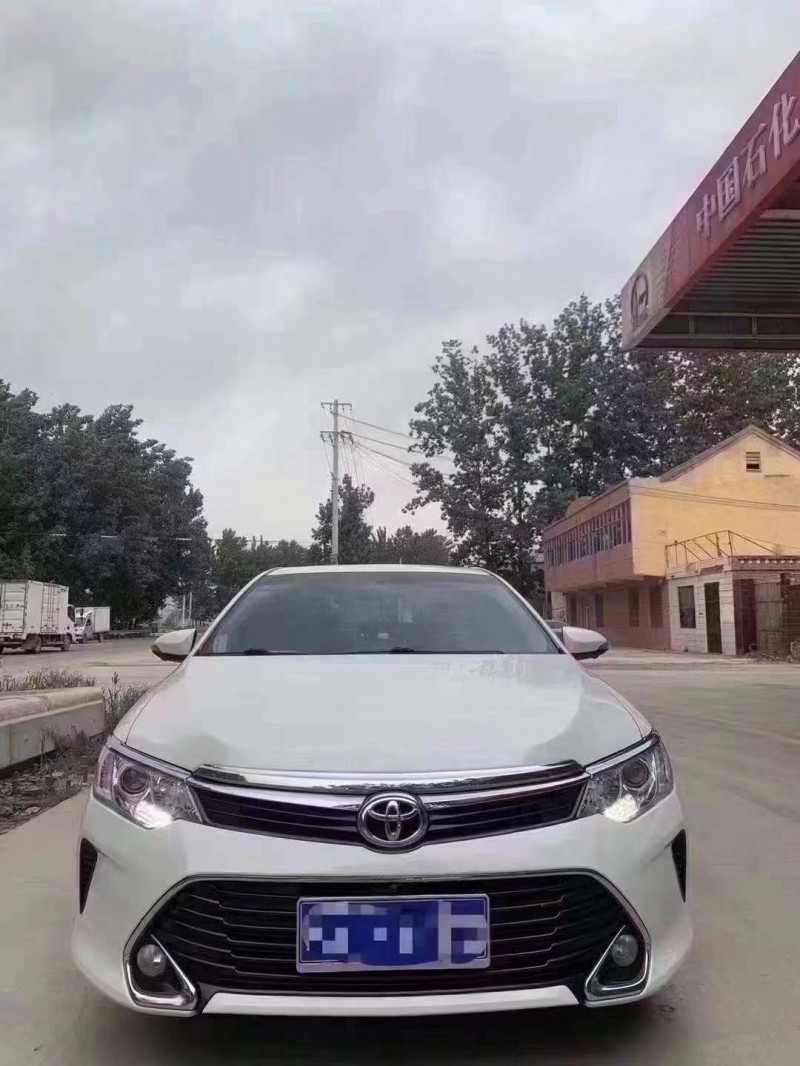17年丰田凯美瑞轿车在售