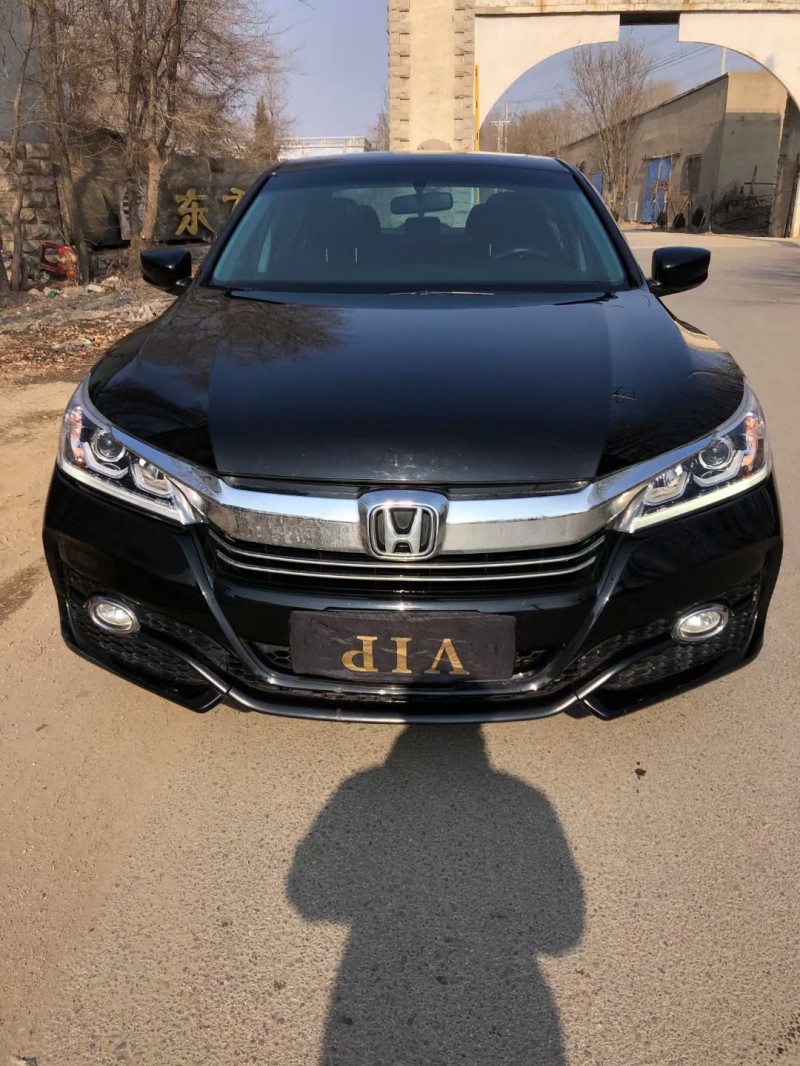 17年本田雅阁轿车