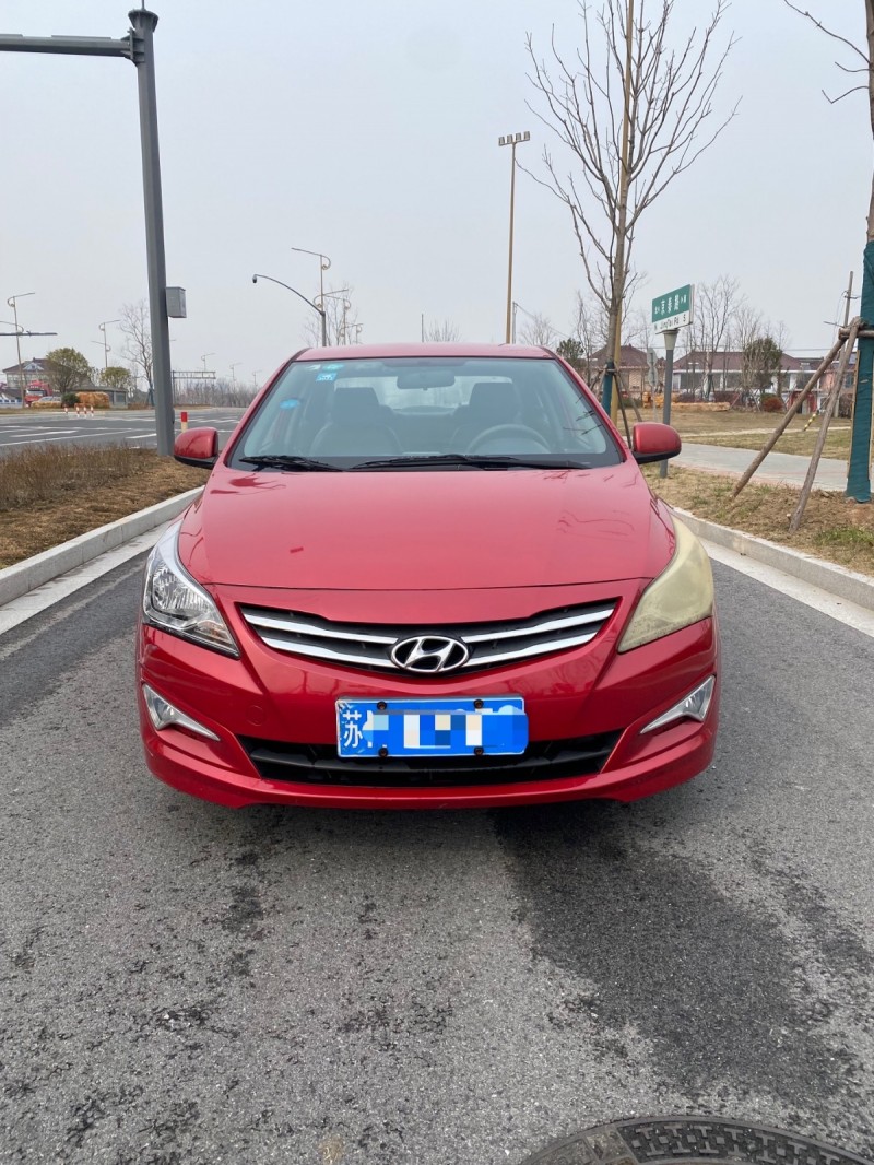 16年现代瑞纳轿车已售