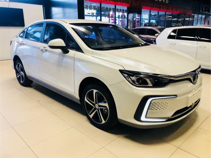 22年北汽新能源eu系列轿车在售