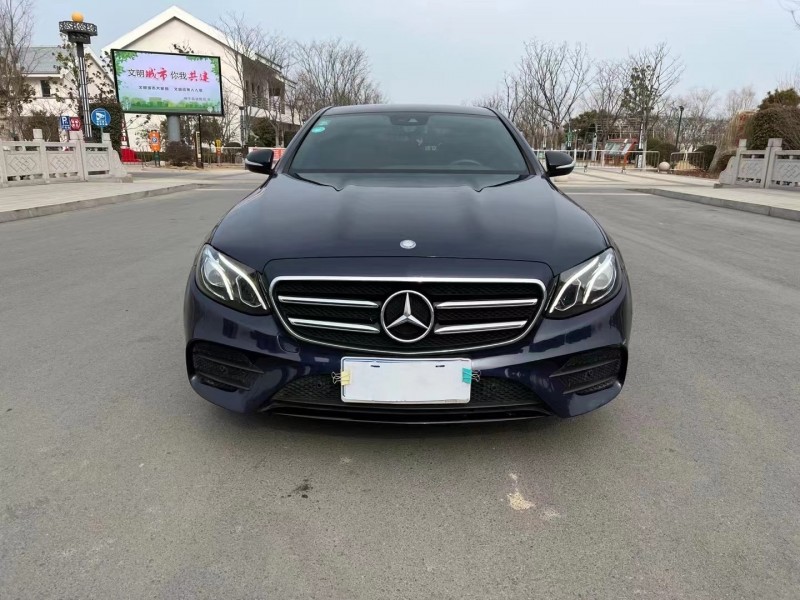 18年奔驰e级轿车在售