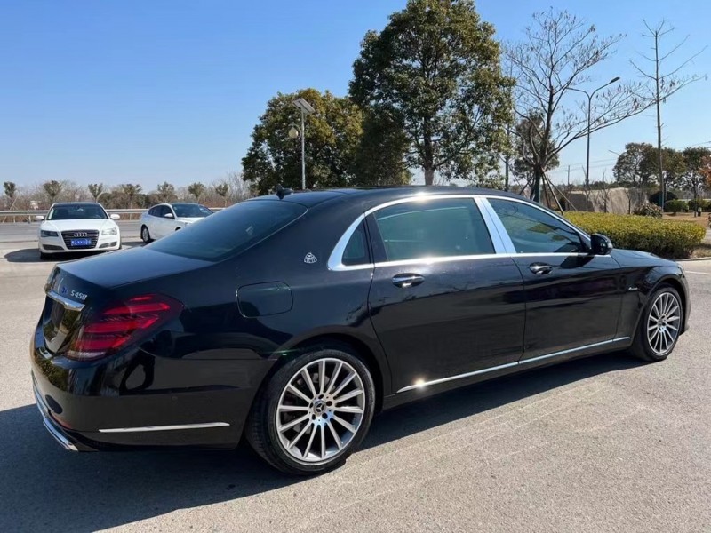 18年奔驰s级轿车在售