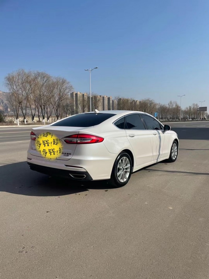 20年福特蒙迪欧轿车在售