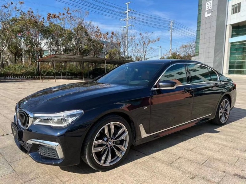 18年宝马7系轿车