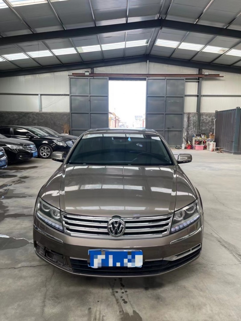 13年大众辉腾轿车在售