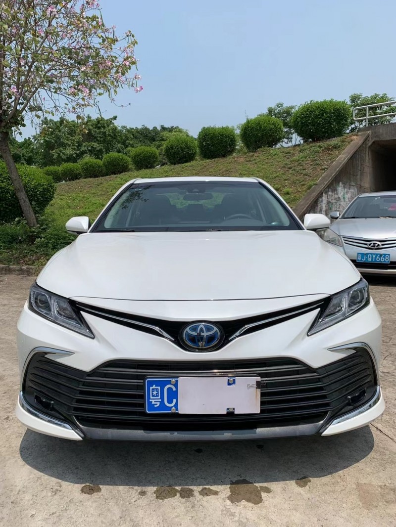 21年丰田凯美瑞轿车在售