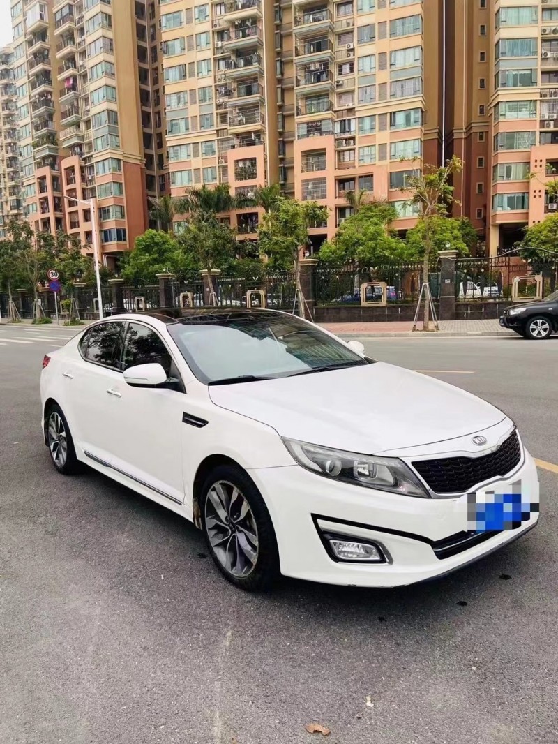 14年起亚k5轿车在售