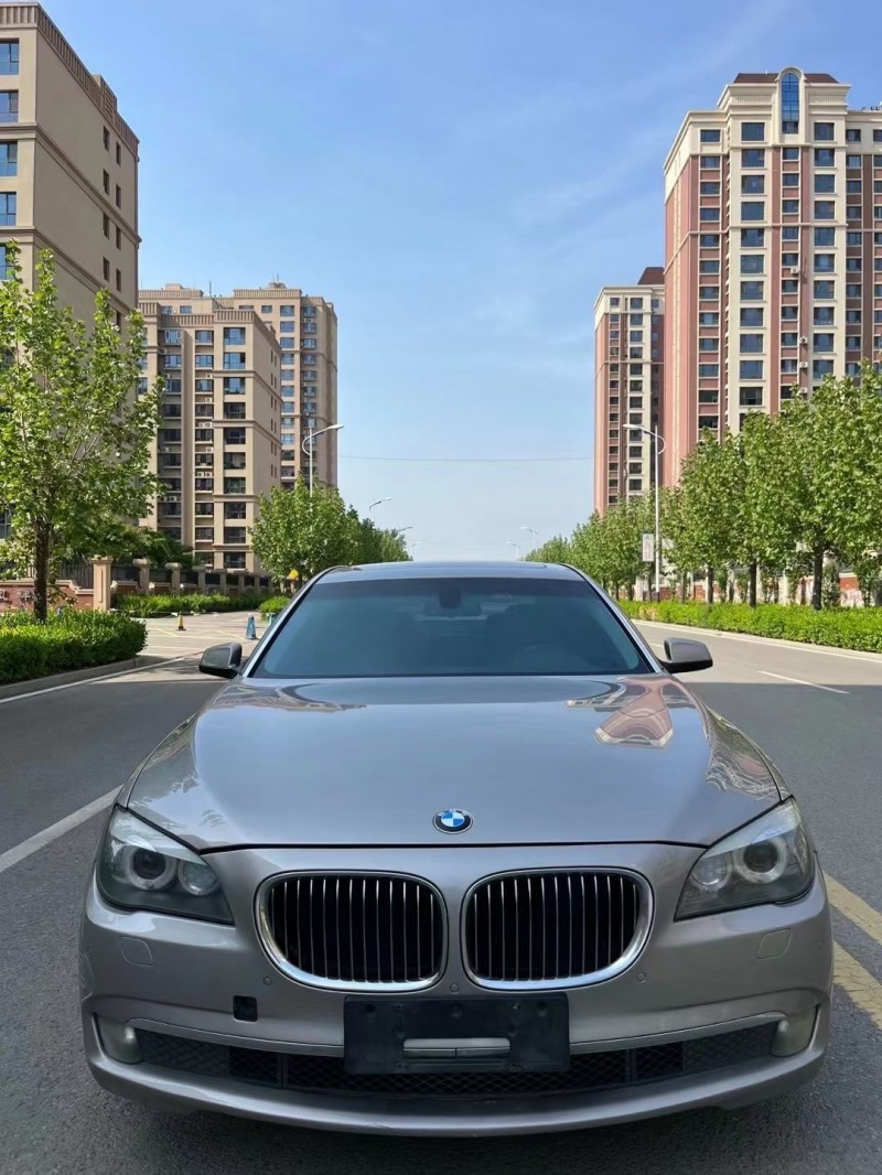 10年宝马7系轿车在售