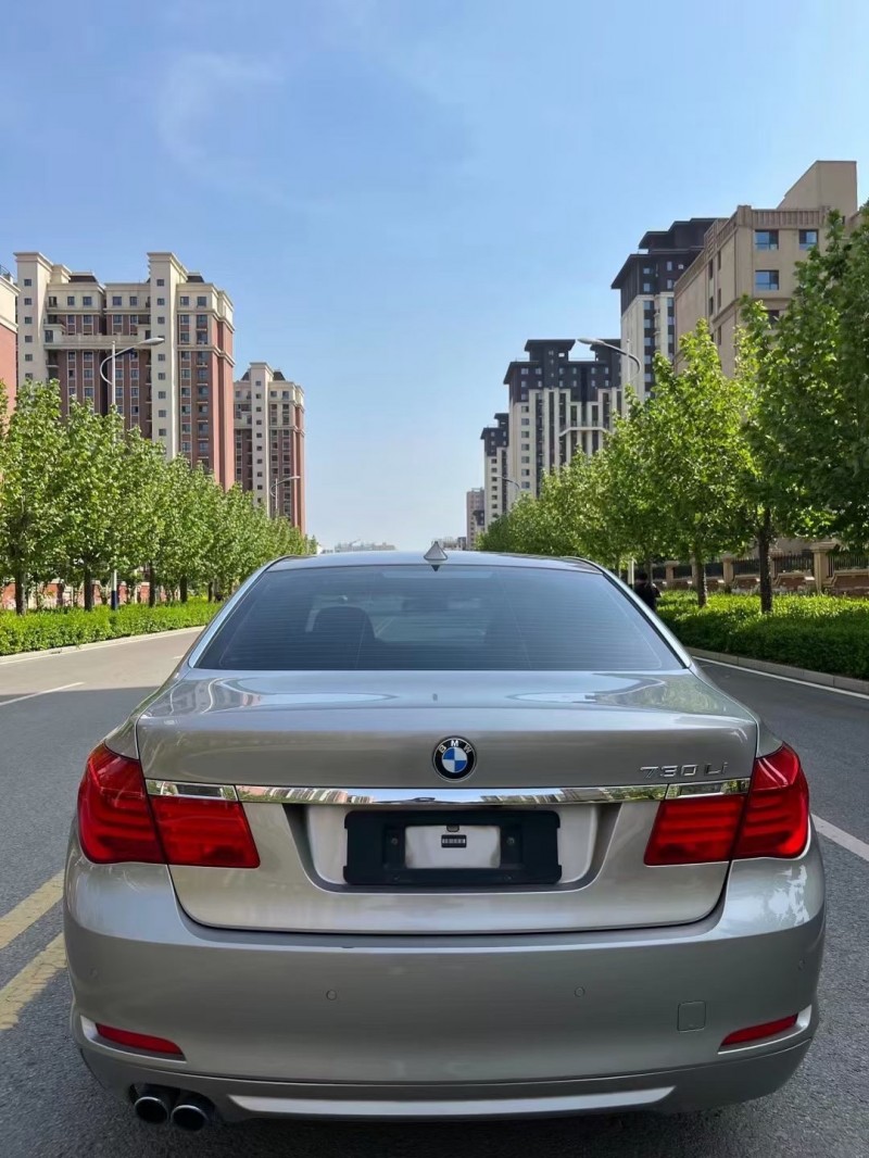10年宝马7系轿车在售