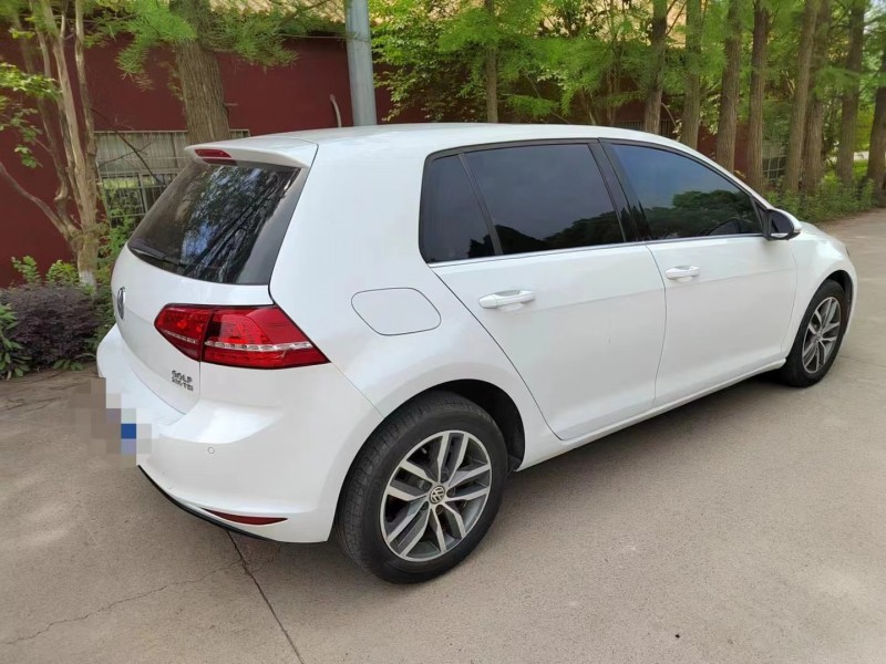 16年大众高尔夫轿车在售